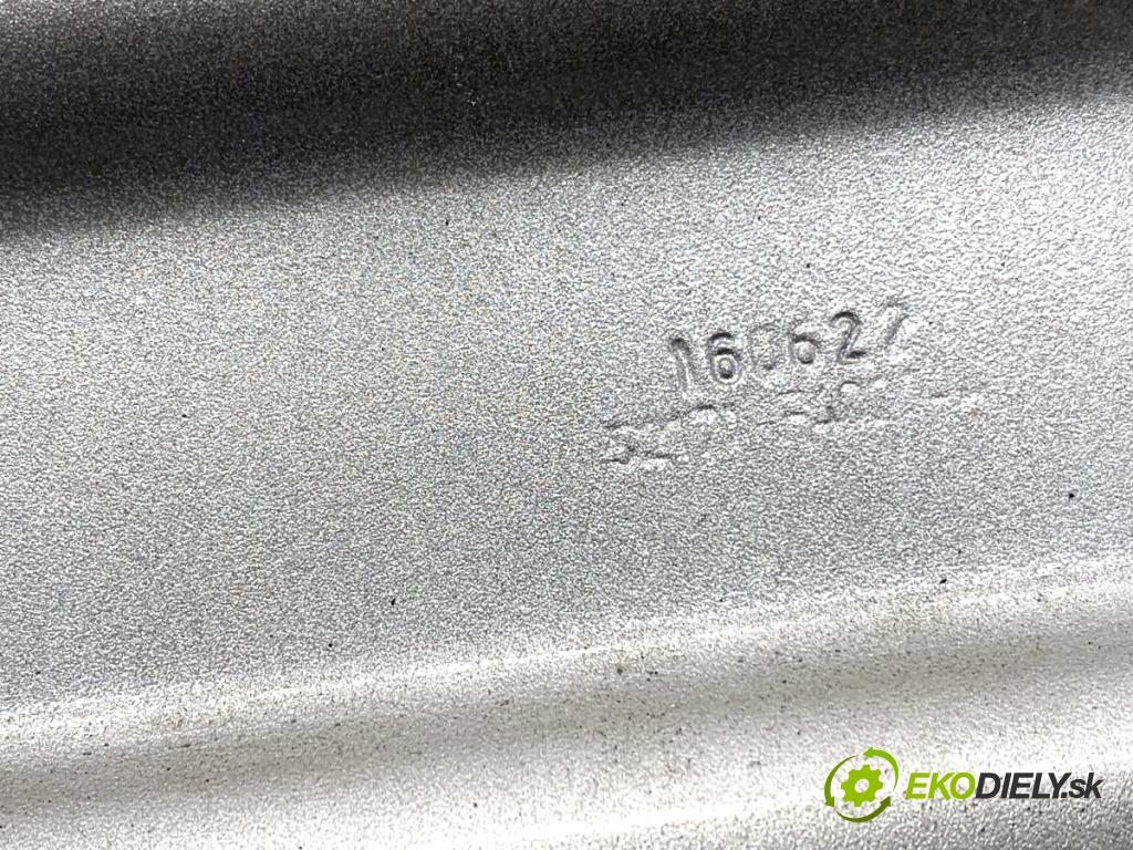 TOYOTA COROLLA E21 sedan 2022 90 kW 1.6 VVTi (ZRE210) 1598 výztuha nárazníka zadní část  (Výztuhy zadní)