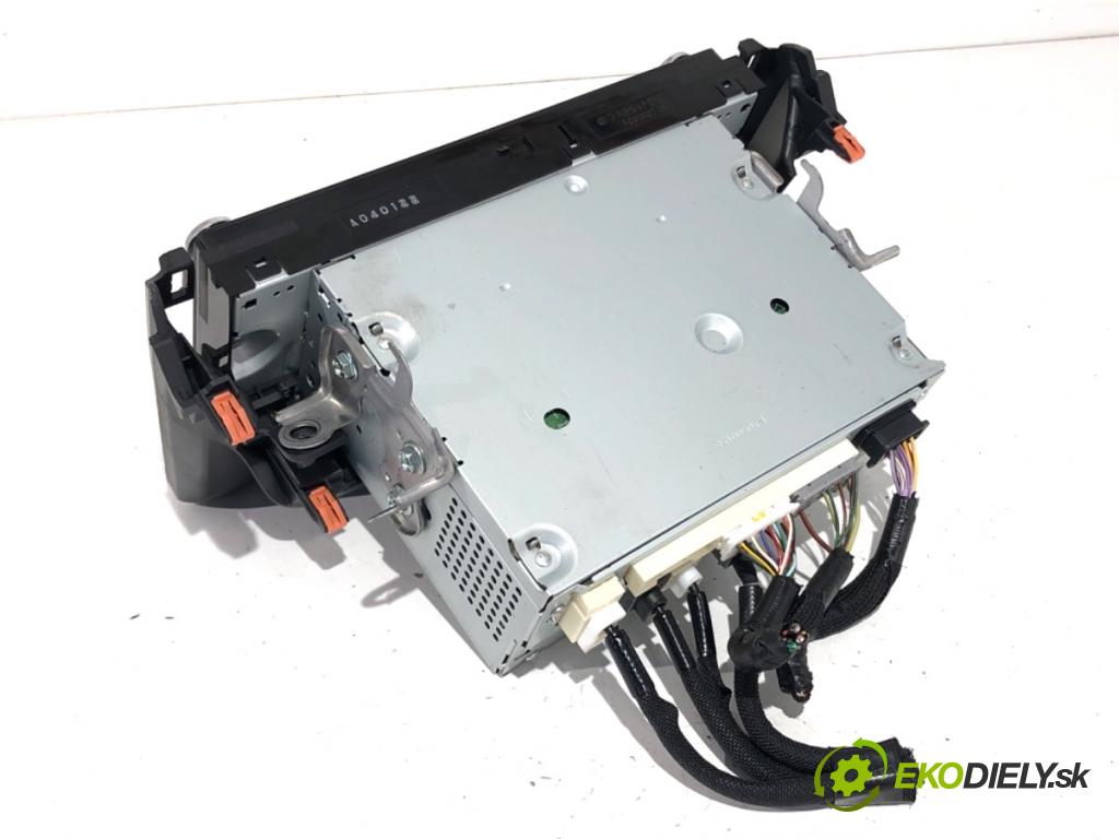 TOYOTA COROLLA E21 sedan 2022 90 kW 1.6 VVTi (ZRE210) 1598 RADIO 86140-02D41 (Audio zariadenie)