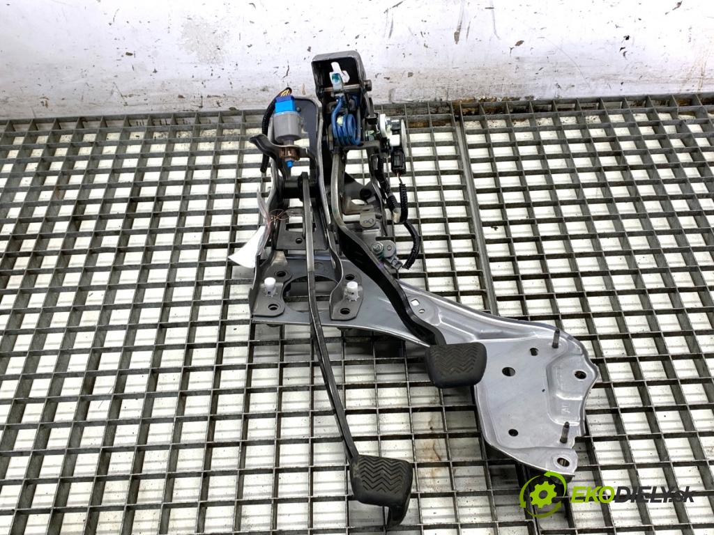 TOYOTA COROLLA E21 sedan 2022 90 kW 1.6 VVTi (ZRE210) 1598 PEDÁL: manuálne 89280-10010 (Potenciometer plynového pedálu)