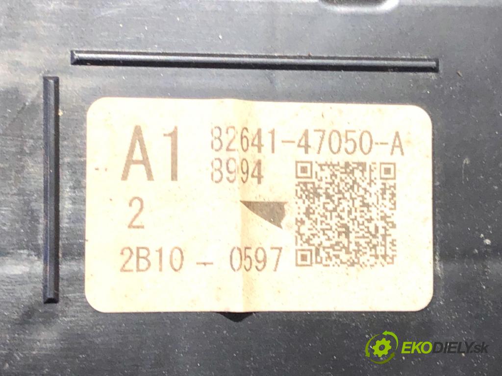 TOYOTA COROLLA E21 sedan 2022 90 kW 1.6 VVTi (ZRE210) 1598 skříňka poistková 82641-47050-A (Pojistkové skříňky)