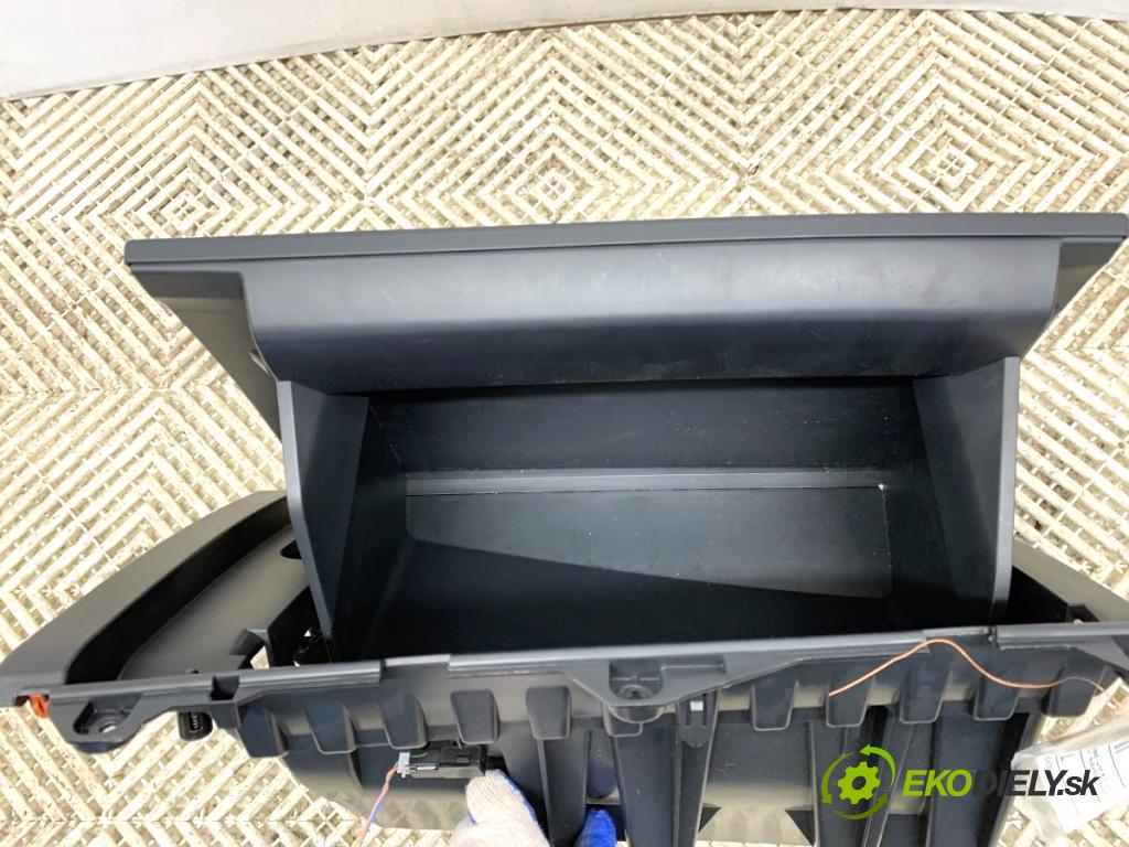 TOYOTA COROLLA E21 sedan 2022 90 kW 1.6 VVTi (ZRE210) 1598 Priehradka, kastlík spolujazdca 55552-02490 (Priehradka (kastlík))