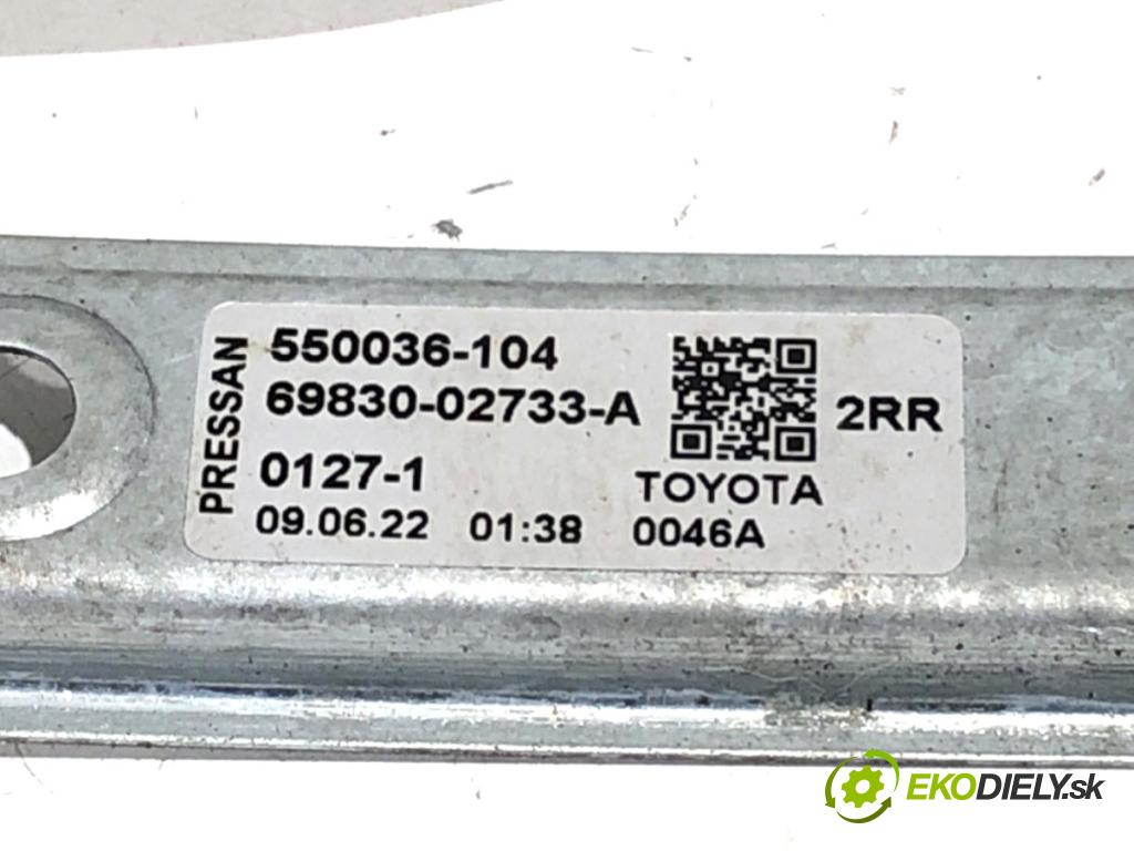 TOYOTA COROLLA E21 sedan 2022 90 kW 1.6 VVTi (ZRE210) 1598 mechanismus okna pravý zadní část 69830-02733-A
