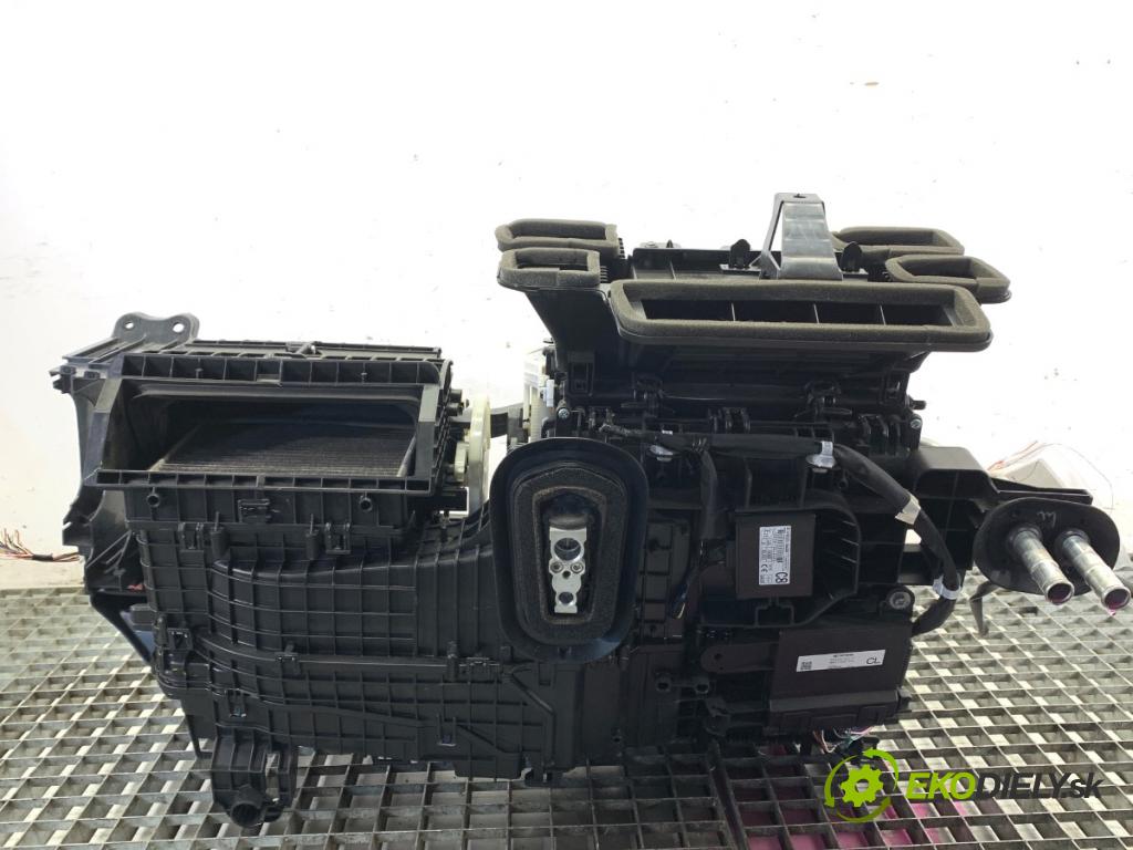 TOYOTA COROLLA E21 sedan 2022 90 kW 1.6 VVTi (ZRE210) 1598 topné těleso radiátor topení komplet KOMBAJN 87050-02W80 (Radiátor topení)