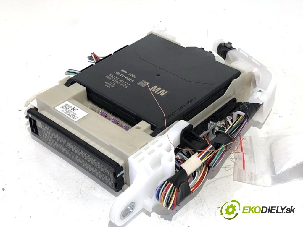 TOYOTA COROLLA E21 sedan 2022 90 kW 1.6 VVTi (ZRE210) 1598 Modul komfortu 89221-02721 (Modul komfortu)