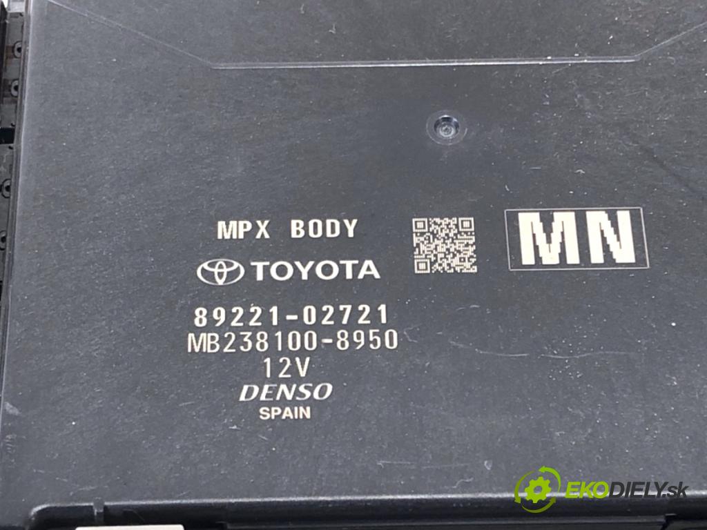 TOYOTA COROLLA E21 sedan 2022 90 kW 1.6 VVTi (ZRE210) 1598 Modul komfortu 89221-02721 (Modul komfortu)