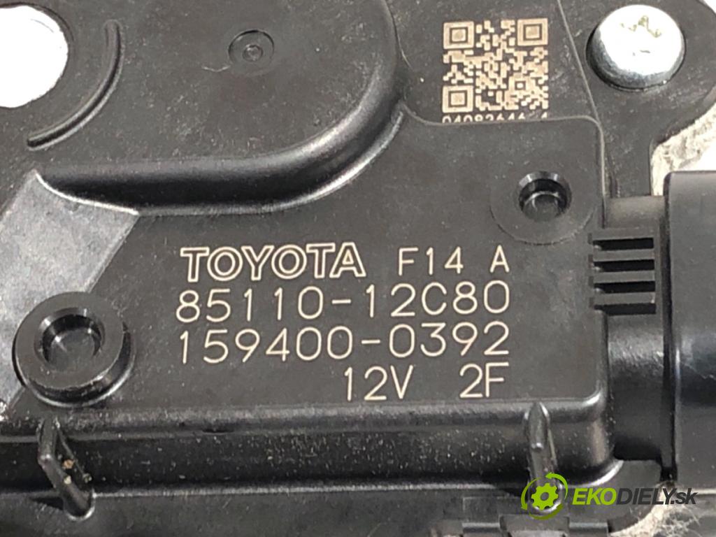 TOYOTA COROLLA E21 sedan 2022 90 kW 1.6 VVTi (ZRE210) 1598 Mechanizmus stieračov predný 85110-12C80 (Motorček stieračov predný)