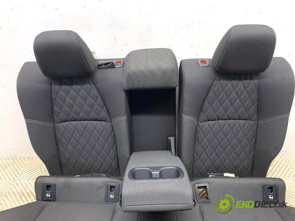 TOYOTA COROLLA E21 sedan 2022 90 kW 1.6 VVTi (ZRE210) 1598 Sedadlo druhý rad
