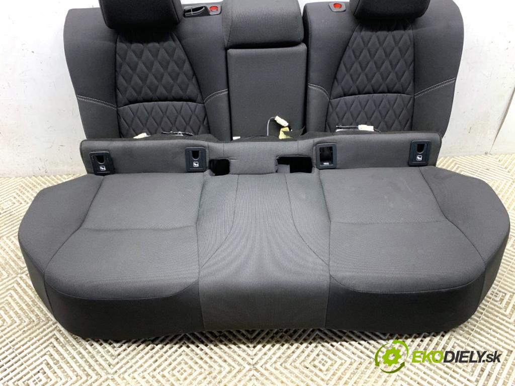 TOYOTA COROLLA E21 sedan 2022 90 kW 1.6 VVTi (ZRE210) 1598 Sedadlo druhý rad