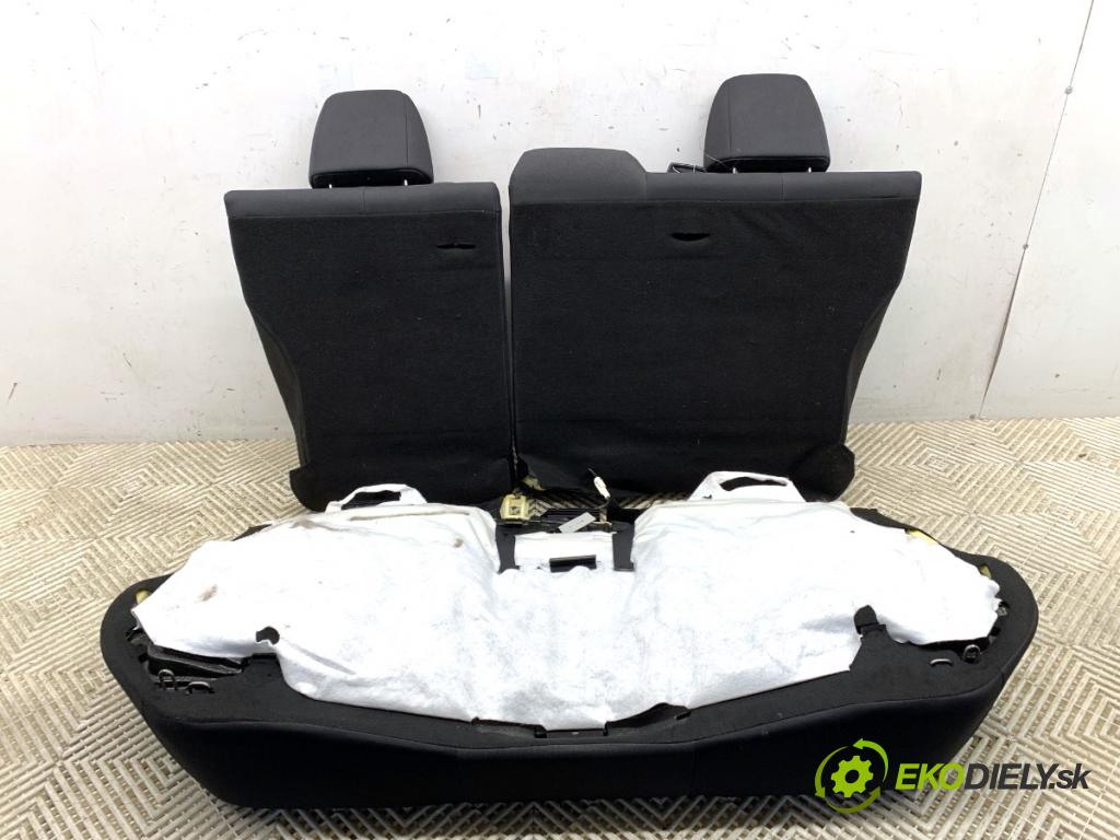 TOYOTA COROLLA E21 sedan 2022 90 kW 1.6 VVTi (ZRE210) 1598 Sedadlo druhý rad