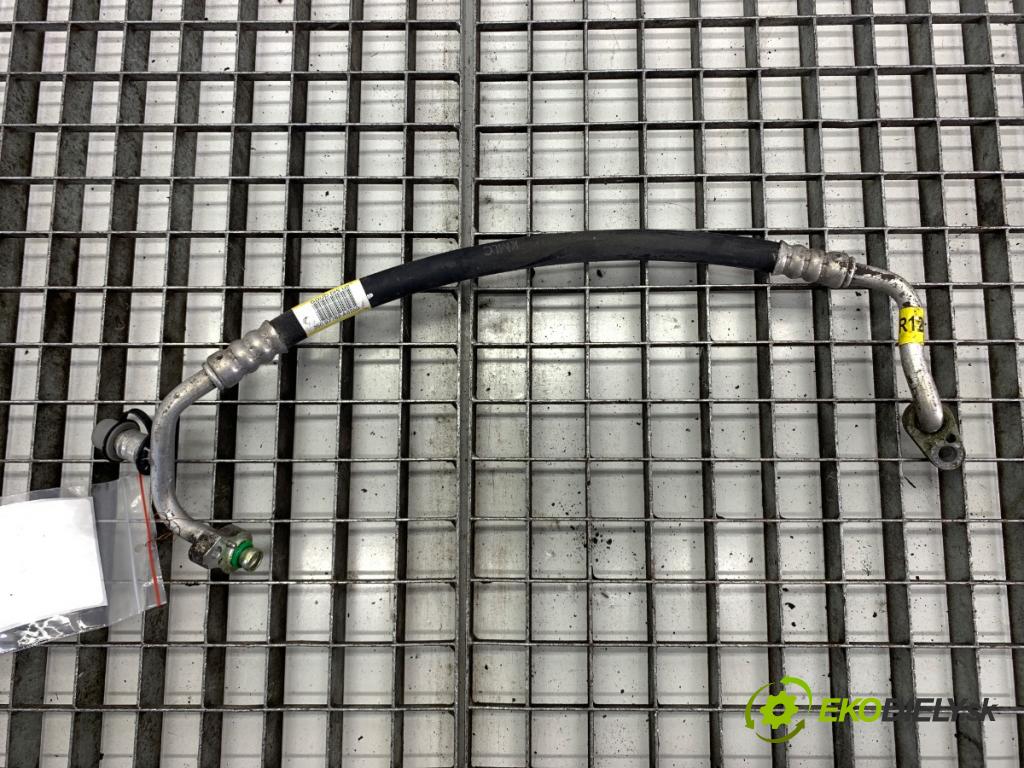 HYUNDAI i30 liftback 2015 66 kW 1.4 CRDi 1396 rúrka klimatizácie 97762-A6250 (Rúrka klimatizácie)