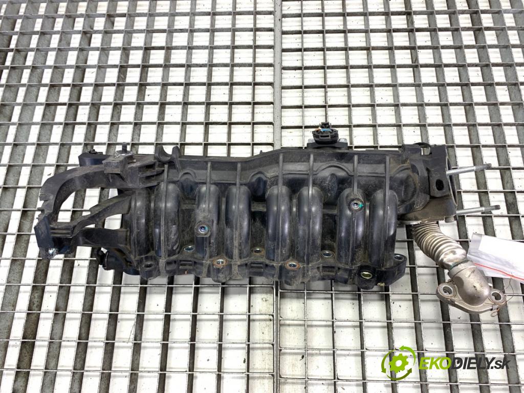 HYUNDAI i30 liftback 2015 66 kW 1.4 CRDi 1396 potrubí sání  (Sací potrubí)