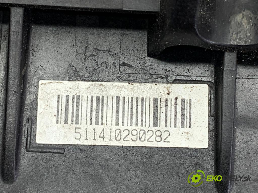 HYUNDAI i30 liftback 2015 66 kW 1.4 CRDi 1396 potrubí sání  (Sací potrubí)