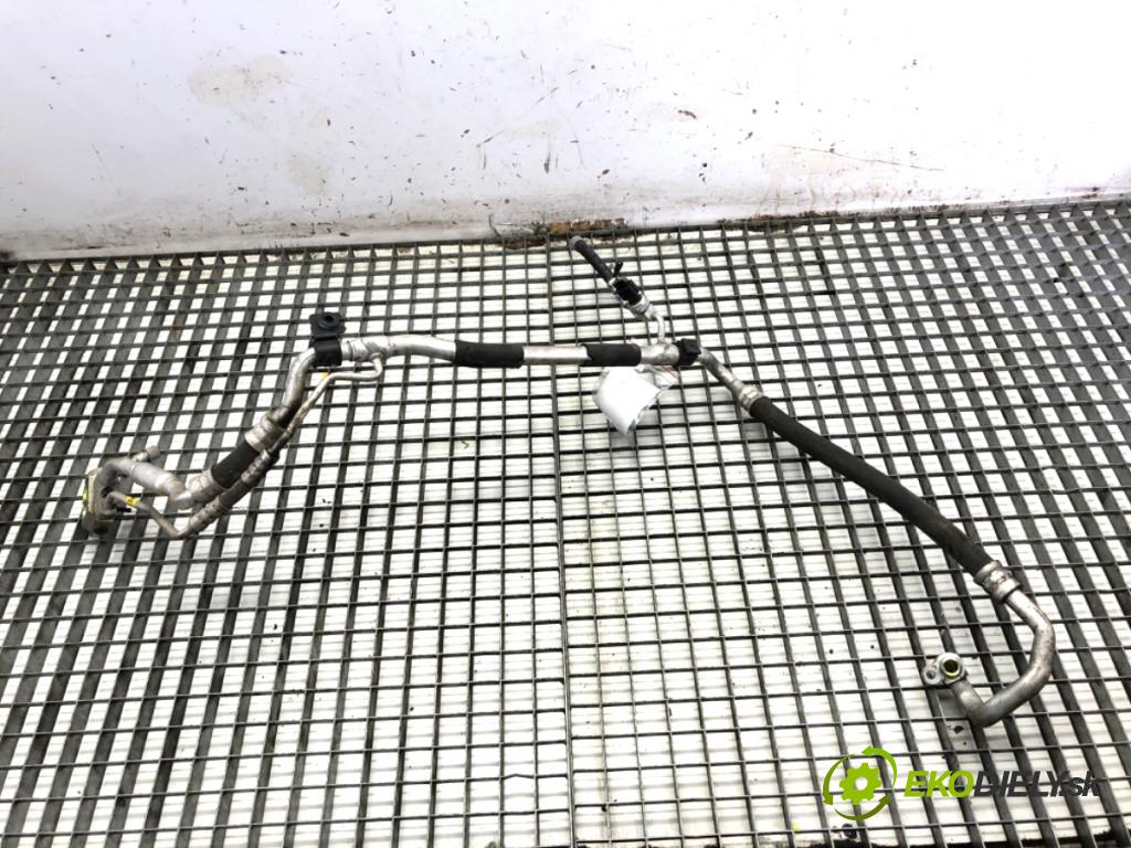 HYUNDAI i30 liftback 2015 66 kW 1.4 CRDi 1396 rúrka klimatizácie  (Rúrka klimatizácie)