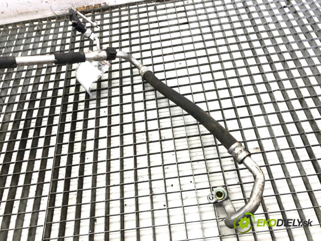 HYUNDAI i30 liftback 2015 66 kW 1.4 CRDi 1396 rúrka klimatizácie  (Rúrka klimatizácie)