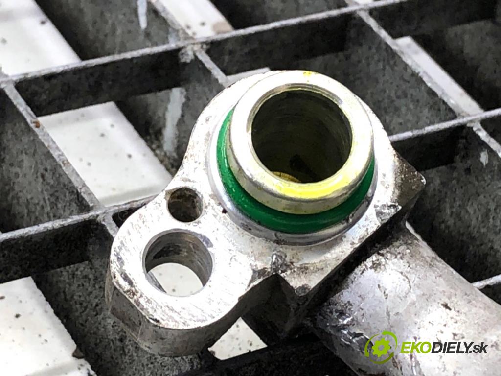 HYUNDAI i30 liftback 2015 66 kW 1.4 CRDi 1396 rúrka klimatizácie  (Rúrka klimatizácie)