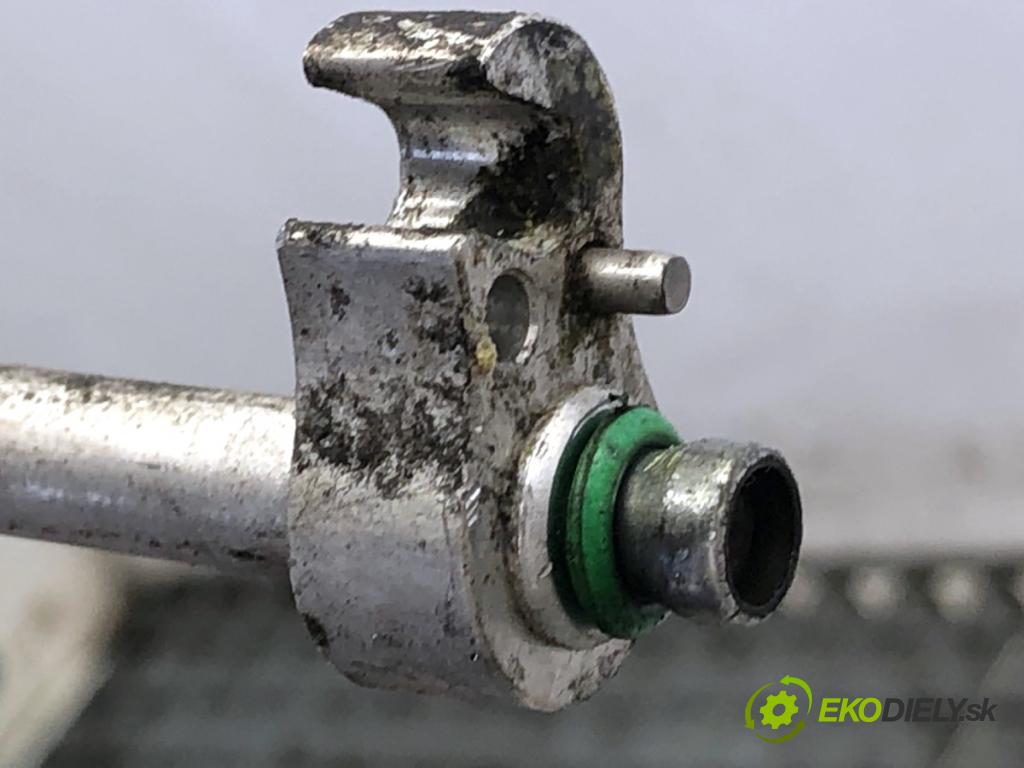 HYUNDAI i30 liftback 2015 66 kW 1.4 CRDi 1396 rúrka klimatizácie  (Rúrka klimatizácie)