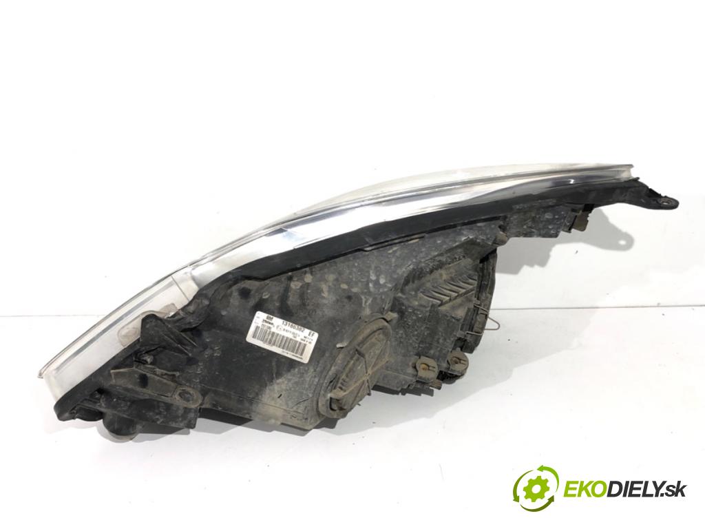 OPEL CORSA D liftback 2008 44 kW 1.0 (L08, L68) 998 Svetlomet pravy predný 13186382