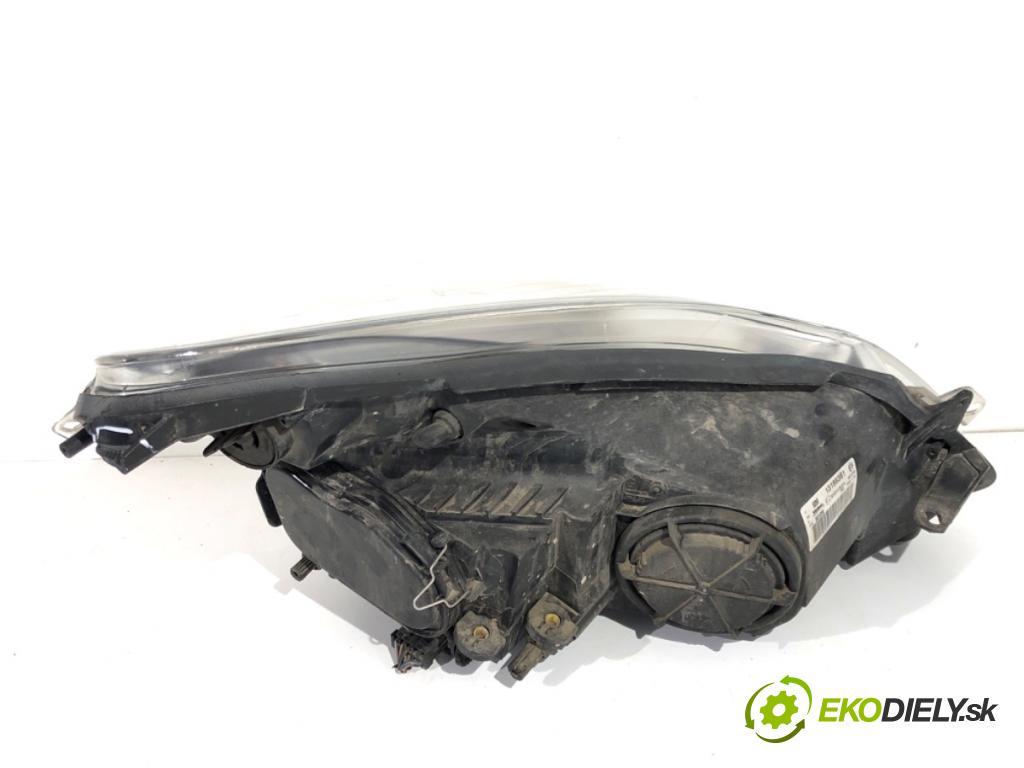 OPEL CORSA D liftback 2008 44 kW 1.0 (L08, L68) 998 Svetlomet ľavy predný 13186381