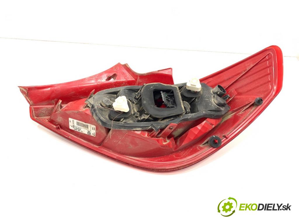 OPEL CORSA D liftback 2008 44 kW 1.0 (L08, L68) 998 světlo levý zadní část 13186350