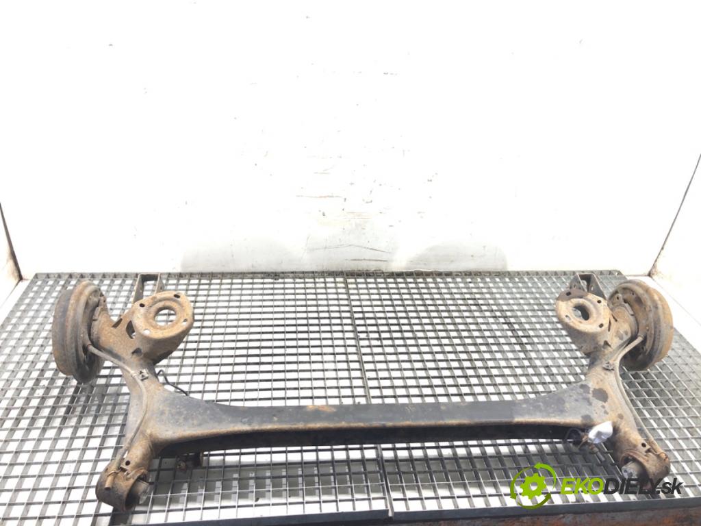 VW POLO V liftback 2012 51 kW 1.2 1198 výztuha zadní část