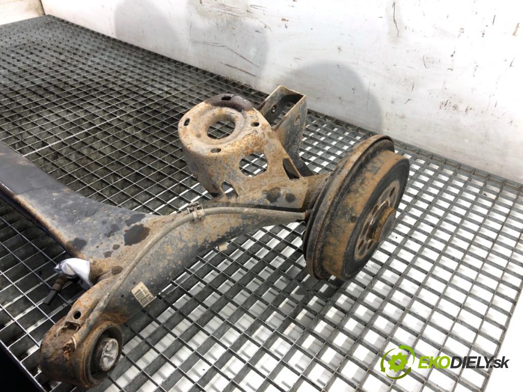 VW POLO V liftback 2012 51 kW 1.2 1198 výztuha zadní část