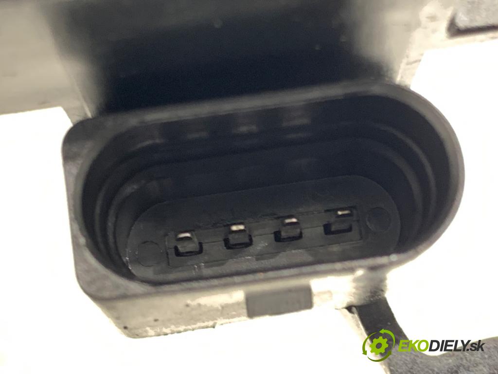 VW POLO V liftback 2012 51 kW 1.2 1198 motor stěračů zadní část 5K6955711B