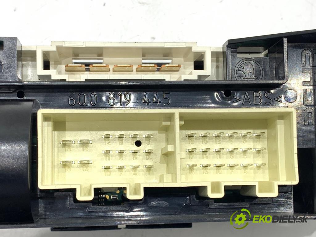 VW POLO V liftback 2012 51 kW 1.2 1198 Panel ovládania kúrenia 6R0820045M (Prepínacie páčky pod volantom)