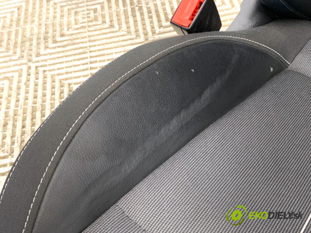 VW POLO V liftback 2012 51 kW 1.2 1198 Sedadlo ľavy predný