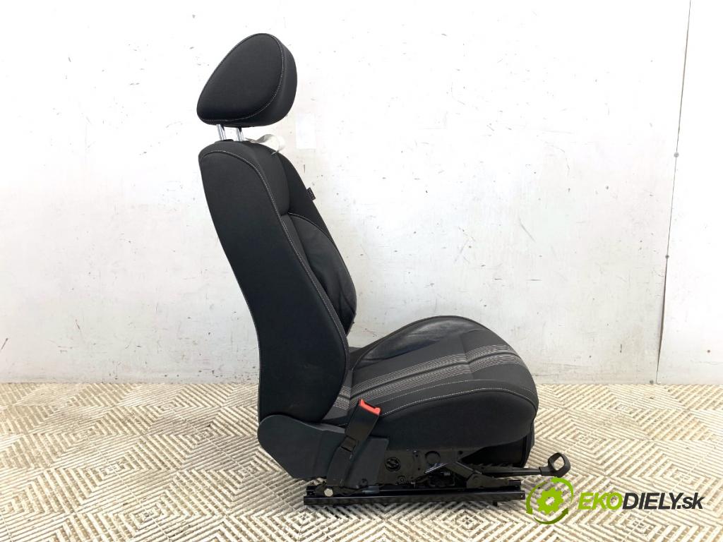VW POLO V liftback 2012 51 kW 1.2 1198 Sedadlo ľavy predný