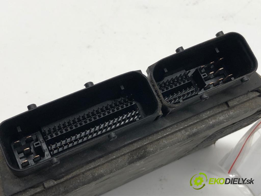 NISSAN MICRA K12 liftback 2005 59 kW 1.2 16V 1240 riadiaca jednotka Motor MEC37-300-C1 (Riadiaca jednotka)