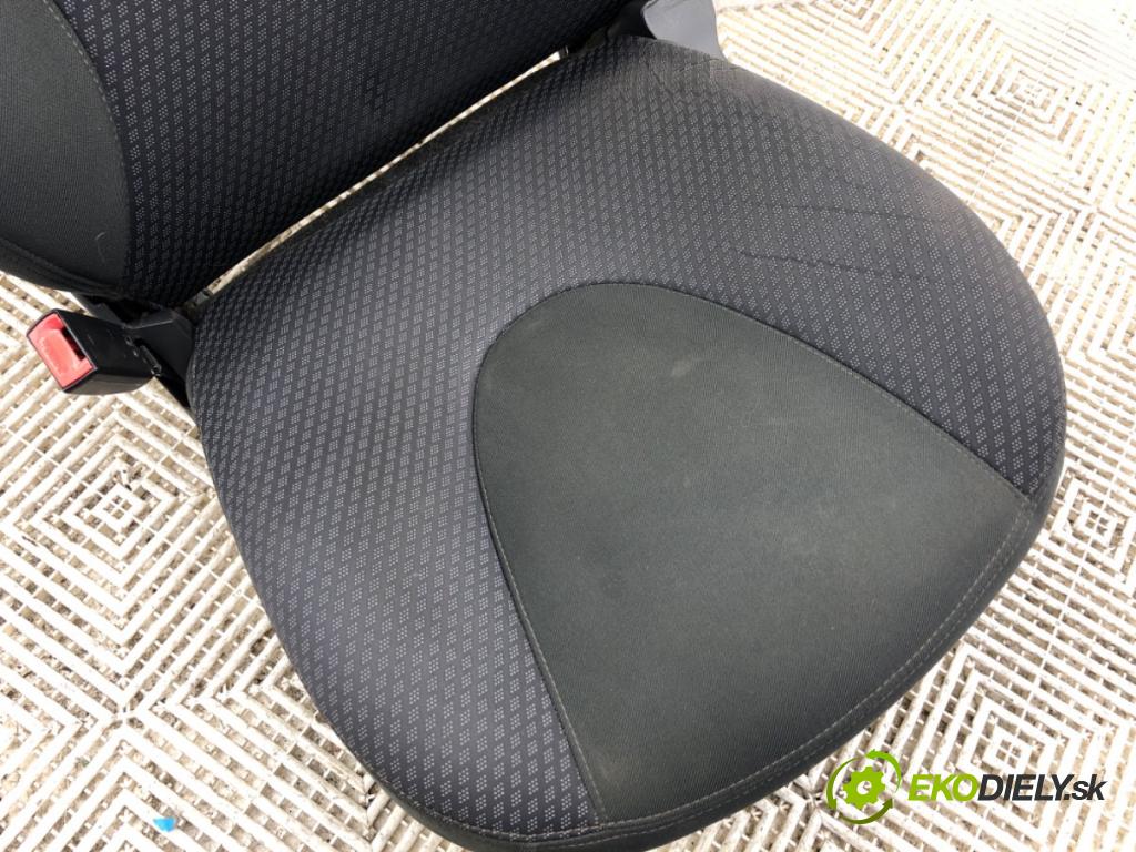 NISSAN MICRA K12 liftback 2005 59 kW 1.2 16V 1240 Sedadlo ľavy predný