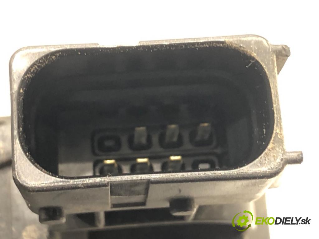 OPEL CORSA D liftback 2008 59 kW 1.2 (L08, L68) 1229 zámok dveře levý přední část 13258270