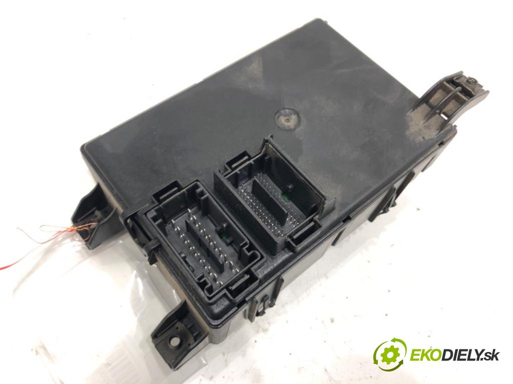 OPEL CORSA D liftback 2008 59 kW 1.2 (L08, L68) 1229 modul BSI 13265077 (Pojistkové skříňky)