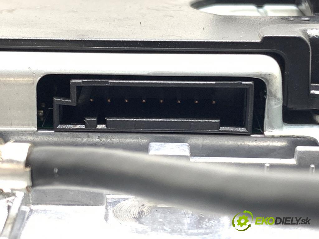 BMW F11 Kombi 2010 135 kW 520 d 1995 Displej 9243903 (Přístrojové desky, displeje)