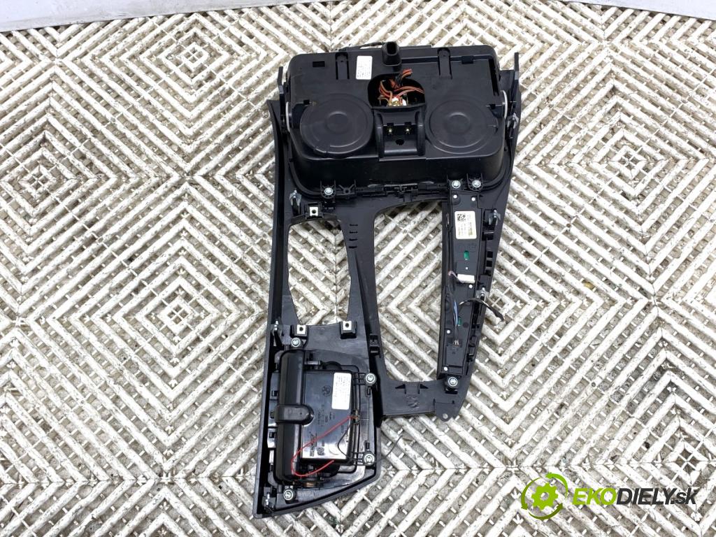 BMW F11 Kombi 2010 135 kW 520 d 1995 Držiak na nápoje 9206401 (Držiak (úchyt) na nápoje)