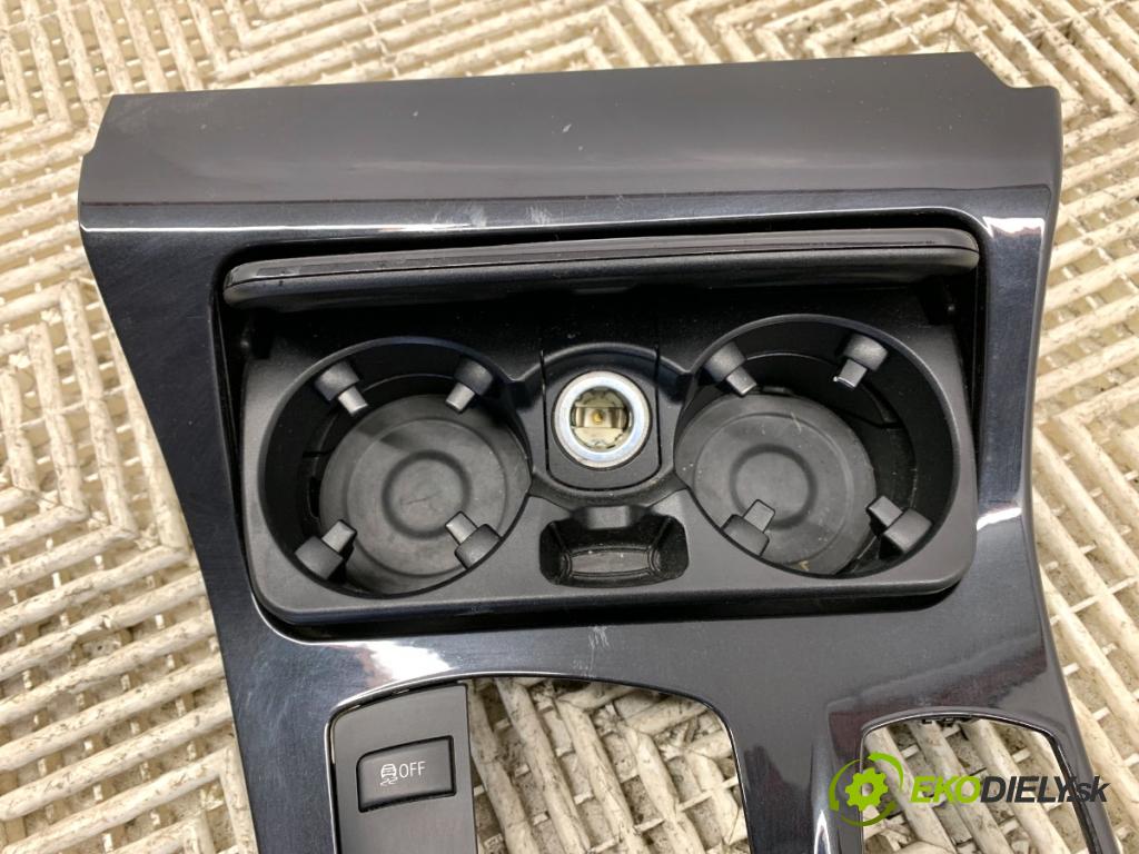 BMW F11 Kombi 2010 135 kW 520 d 1995 držák na nápoje 9206401 (Úchyty)