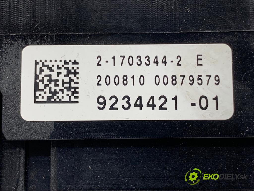 BMW F11 Kombi 2010 135 kW 520 d 1995 skříňka poistková 9234421 (Pojistkové skříňky)