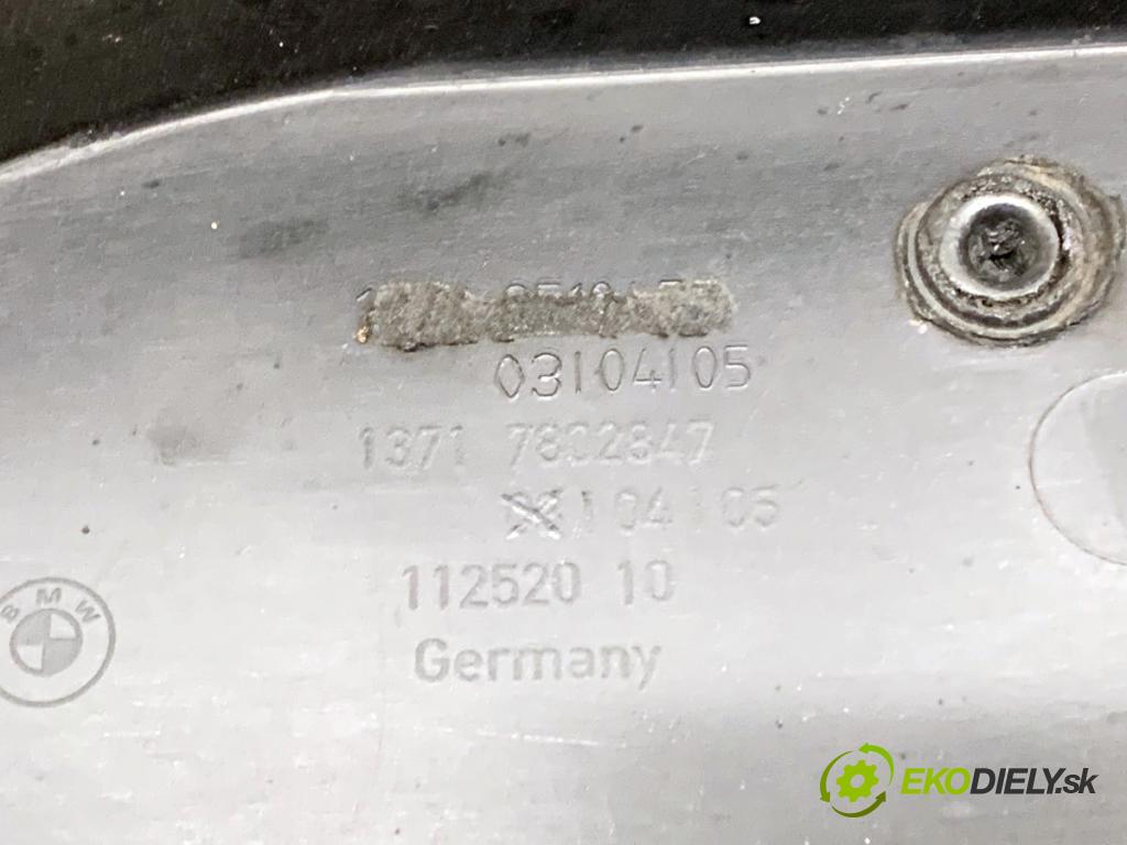 BMW F11 Kombi 2010 135 kW 520 d 1995 kryt motora 7802847 (Kryty motora)