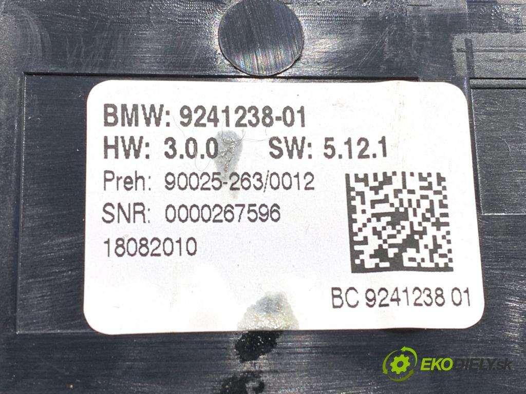 BMW F11 Kombi 2010 135 kW 520 d 1995 Panel ovládania kúrenia 9241238 (Prepínacie páčky pod volantom)
