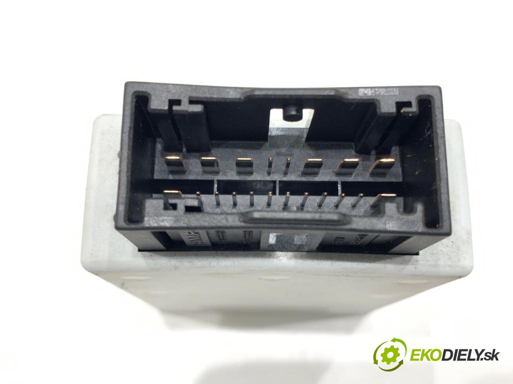 BMW F11 Kombi 2010 135 kW 520 d 1995 Modul ťažného oka 9229899 (Riadiaca jednotka ostatné)