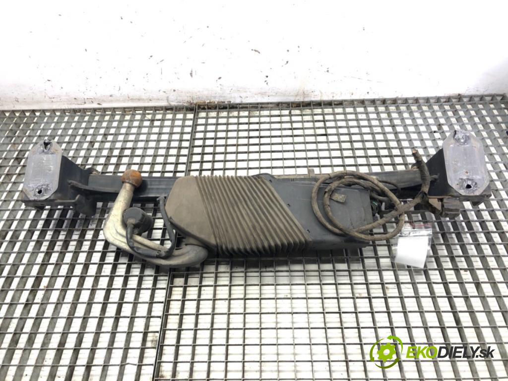 BMW F11 Kombi 2010 135 kW 520 d 1995 Hák tažné zařízení 303276 (Tažné zařízení)