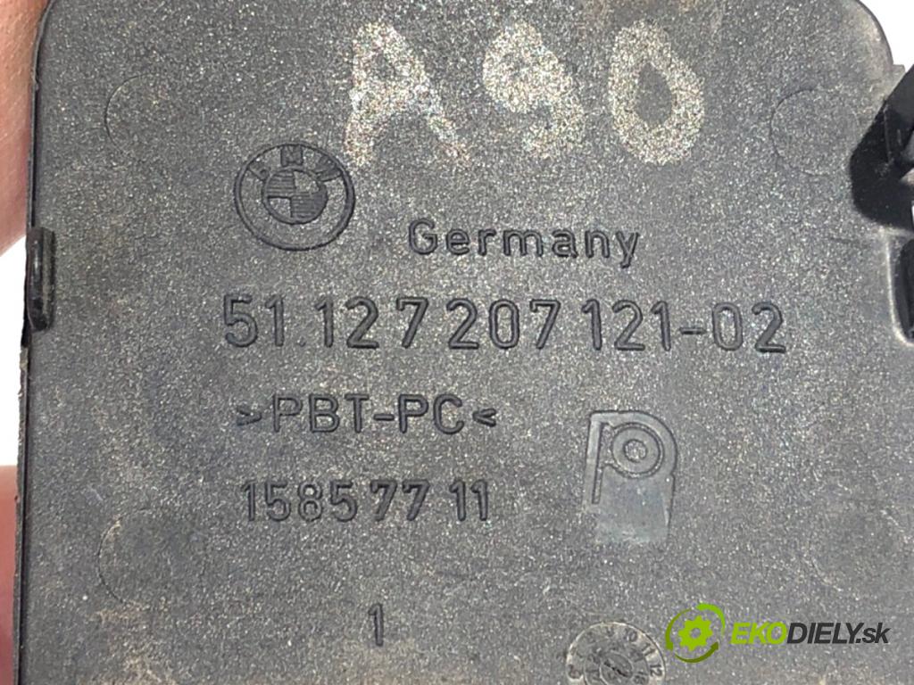 BMW F11 Kombi 2010 135 kW 520 d 1995 kryt nárazníka zadní část 7207121