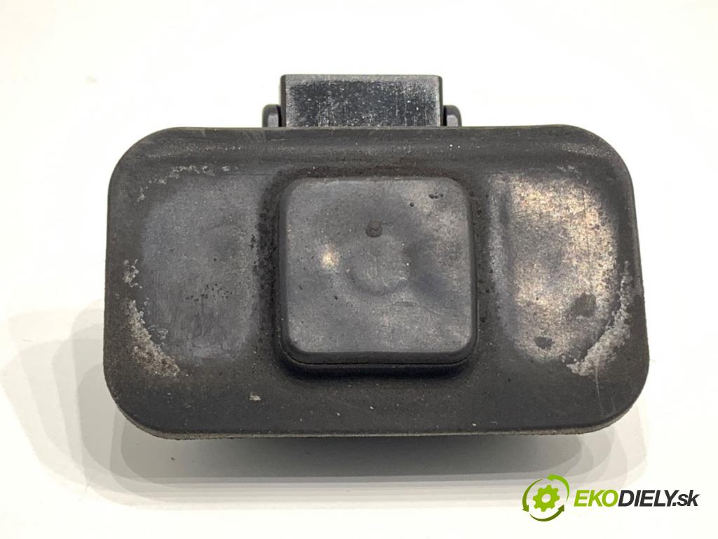 HONDA ACCORD VIII sedan 2010 115 kW 2.0 i (CU1) 1997 klika dveří zadní část 