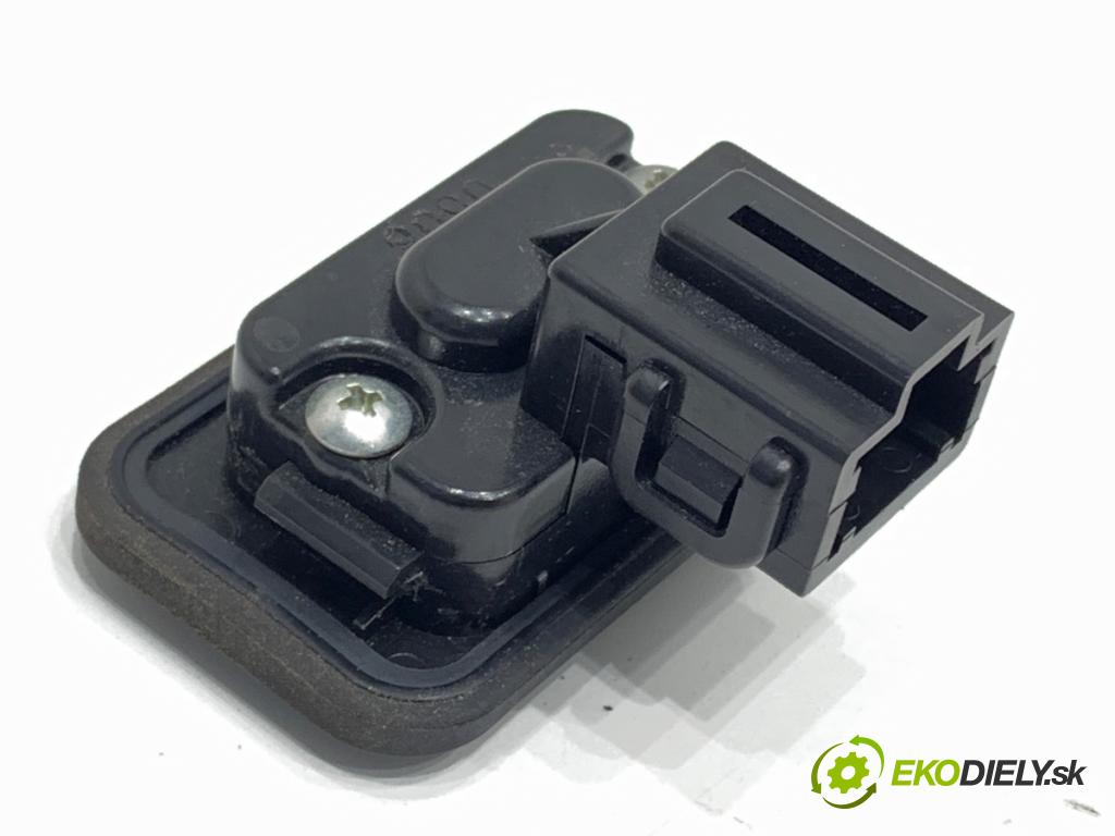 HONDA ACCORD VIII sedan 2010 115 kW 2.0 i (CU1) 1997 klika dveří zadní část