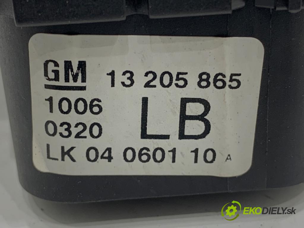 OPEL ZAFIRA B Nadwozie pełne/minivan 2006 110 kW 1.9 CDTI VAN (M75) 1910 spínač světel 13205865