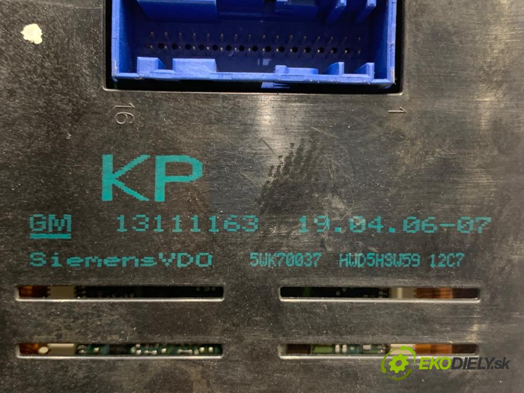 OPEL ZAFIRA B Nadwozie pełne/minivan 2006 110 kW 1.9 CDTI VAN (M75) 1910 Dislpej 13111163 (Prístrojová doska)