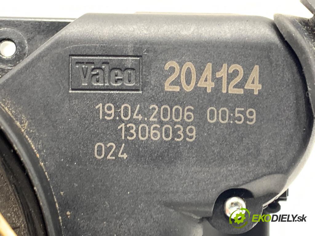 OPEL ZAFIRA B Nadwozie pełne/minivan 2006 110 kW 1.9 CDTI VAN (M75) 1910 Prepínač kombinovaný 13236784KP (Prepínacie páčky pod volantom)