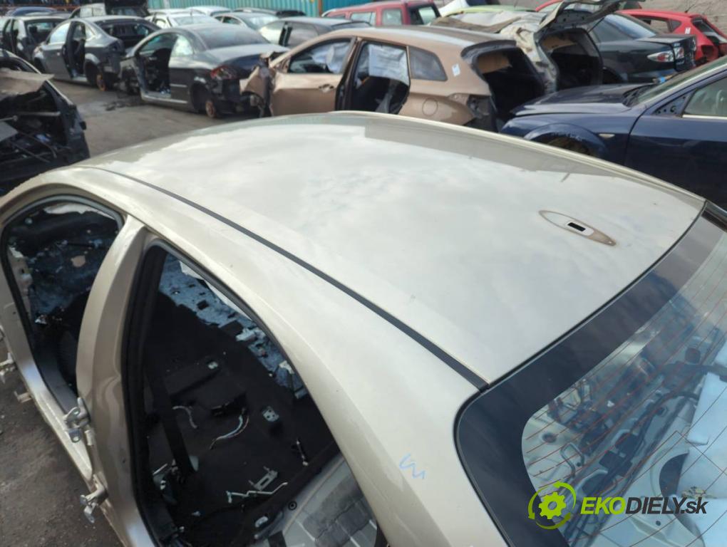 TOYOTA COROLLA E21 sedan 2022 90 kW 1.6 VVTi (ZRE210) 1598 KAROSERIA ČTVRŤÁK blatník zadní část levý pravý práh střecha PODŁUŻNICA levý pravý