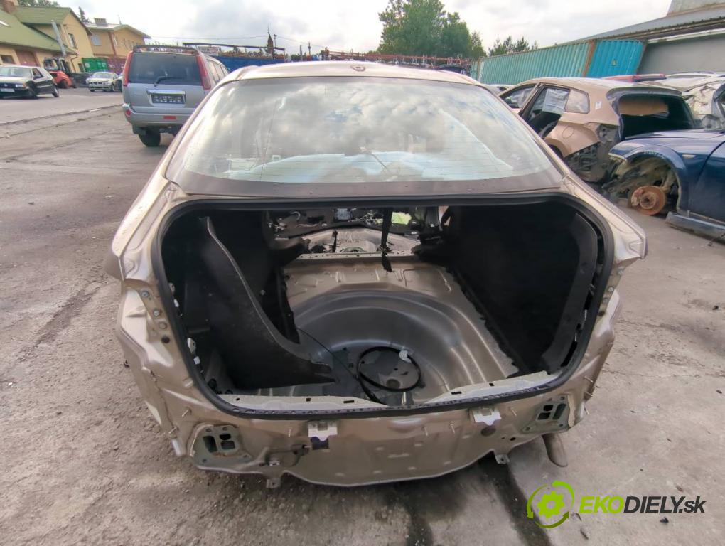 TOYOTA COROLLA E21 sedan 2022 90 kW 1.6 VVTi (ZRE210) 1598 KAROSERIA ČTVRŤÁK blatník zadní část levý pravý práh střecha PODŁUŻNICA levý pravý
