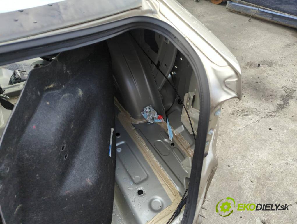 TOYOTA COROLLA E21 sedan 2022 90 kW 1.6 VVTi (ZRE210) 1598 KAROSERIA ČTVRŤÁK blatník zadní část levý pravý práh střecha PODŁUŻNICA levý pravý